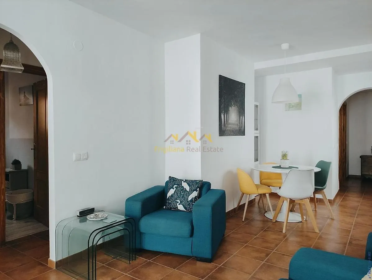 Lovely 2 Bedroomed Apartment With Pool location